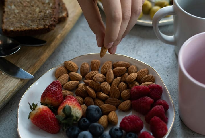 The Easy Guide to Guilt-Free Snacking